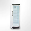 Armario expositor de refrigeración con puerta de cristal, frío estático con ventilador, cerradura incorporada y desescarche automático.